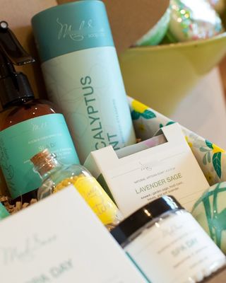 Eco-friendly Wholesale Manufacturer Custom Paper Tube for Essential Oil Beauty Skincare Cosmetic Perfume Paper Container